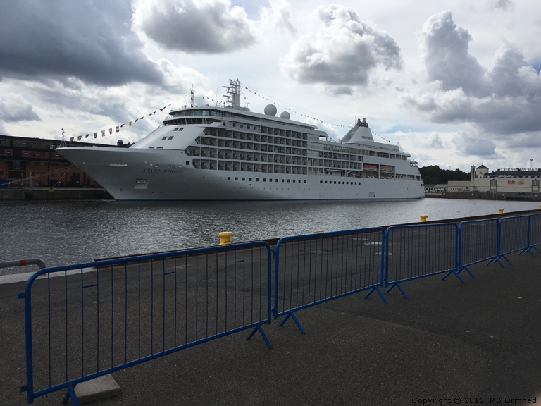 Kryssningsfartyget Silver Whisper i Stockholm