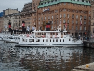 Strmma kanalbolagets M/S Gustaf III, vid kaj i Stockholm.
Fartyget byggdes p Bergsunds varv och sjsattes 1912 som HMS Rind.
Fartyget fr ta 68 personer, lngd: 23m, bredd: 5,4m djupgende: 2,2m maxfart: 10 knop, maskin: 40M20S SF.
Bilden tagen: 2013-11-02
Publicerad: 2014-01-19