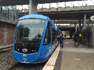 Tvrbanans vagn 456 vid Alvik p vg mot Solna Station.
Bilden tagen: 2014-08-23
Publicerad: 2015-03-08