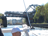 Danviksbron stnger (av naturliga skl) direkt efter att vi har passerat.
Bilden tagen: 2016-05-05
Publicerad: 2016-09-04