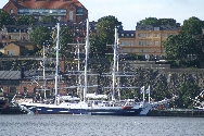 EEndracht vid Stadsgrdskajen, i Stockholm under Tall Ships Races 2007.
Lngd: 59,1m bredd: 12,30m, djupgende: 5,00m, byggr: 1989.
Bilden tagen: 2007-07-28
Publicerad: 2008-12-21