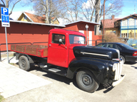 Äldre lastbil, fotograferad i Vaxholm.
Bilden tagen: 2018-04-28
Publicerad: 2018-07-01